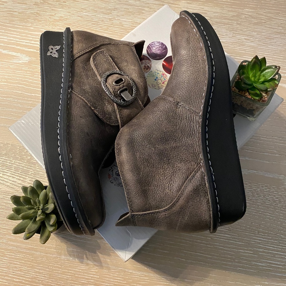 Alegria Stone Wall (grey) Caiti Booties